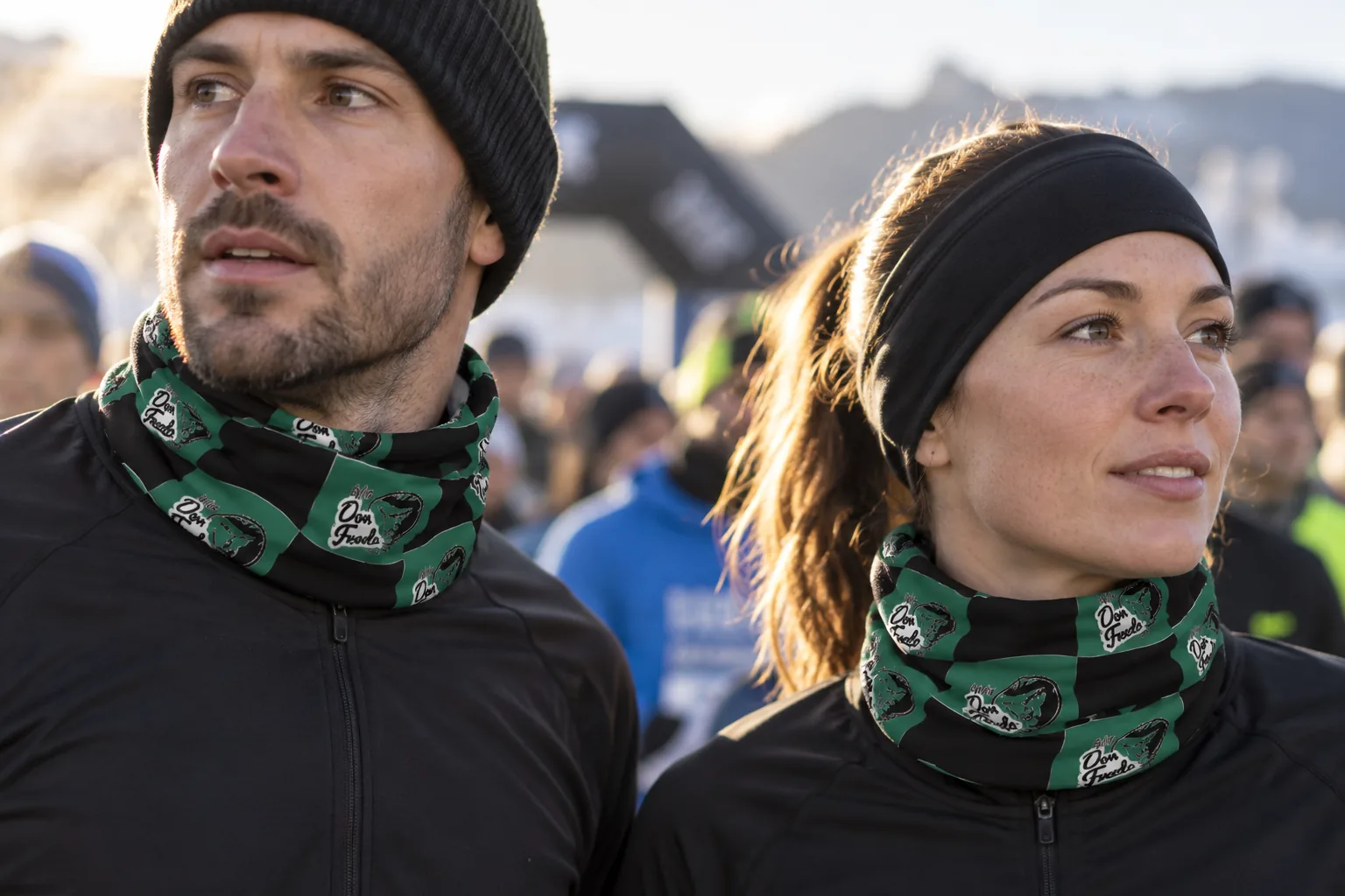 Twee lopers met een custom buff aan de start